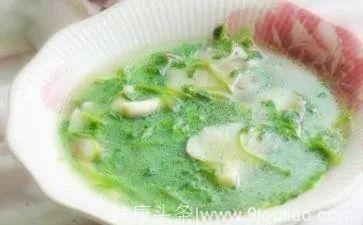 小虞厨房：夏季养生汤之豆苗蘑菇汤