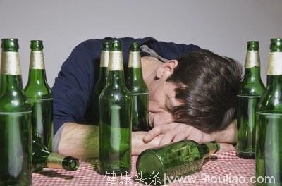 肝病前期不痛不痒 时间一长就晚期了 有5种症状一定要戒酒
