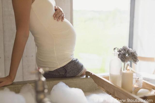 怀孕的女人很辛苦，其实肚子里的宝宝也很辛苦，每天都超忙的
