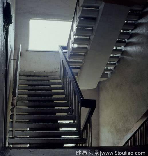 心理测试：4个楼梯，哪个最危险？测你的潜意识想告诉你什么？