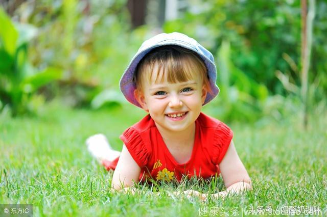 心理测试：哪个孩子的笑最温暖？你的第一眼所见揭示了你的性格！