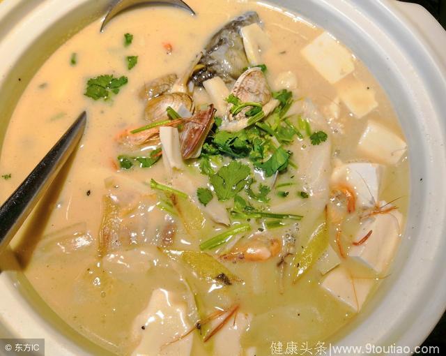 夏季养生汤，鲫鱼豆腐汤家常做法，好喝简单营养健康