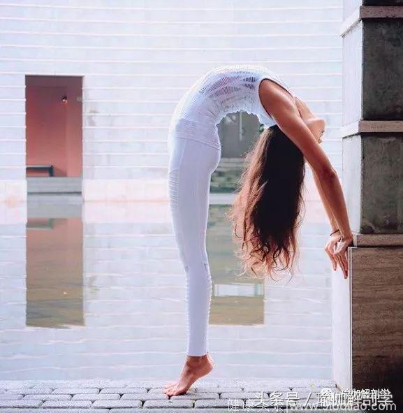 瑜伽高难度体式一个也做不到？有墙壁不怕！