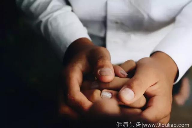 孩子爱咬指甲，家长该不该阻止？葉子口腔科普