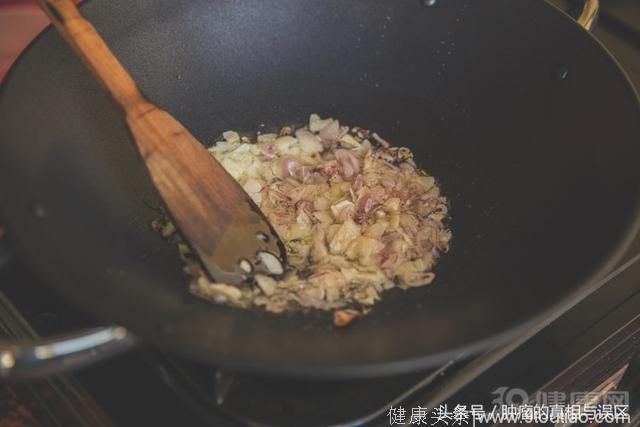 得了癌症还贪吃5种食物，你是在“找罪受”！别不听话