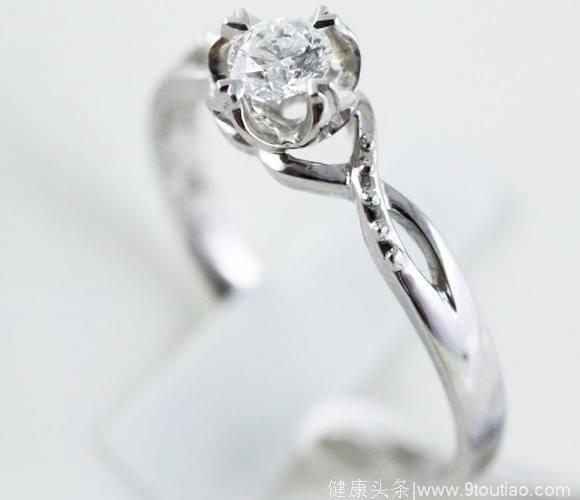 心理测试：4个钻石戒指，哪个最高贵？测你是不是有福气的人？
