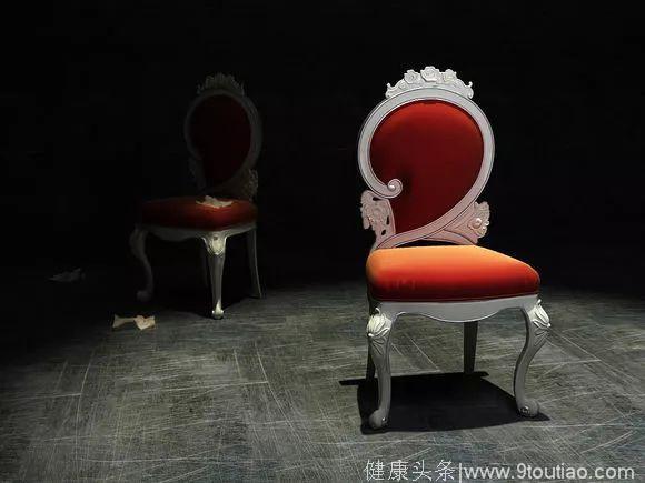 心理测试：哪个椅子是主人的座位，测试你在爱情中的位置高低