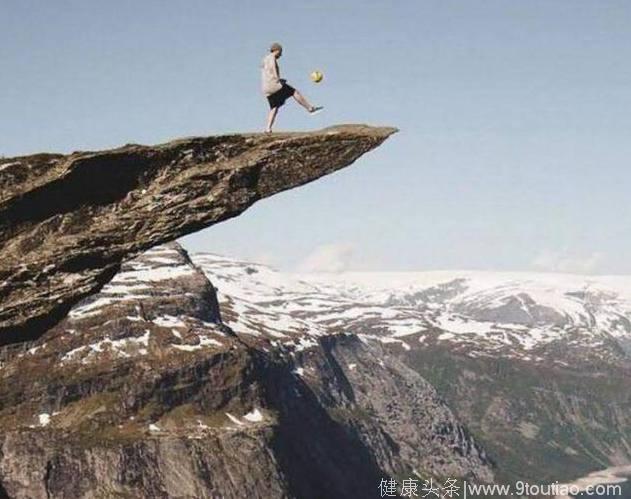 心理学：站在哪个悬崖边上你最害怕？测出内心最抗拒什么？
