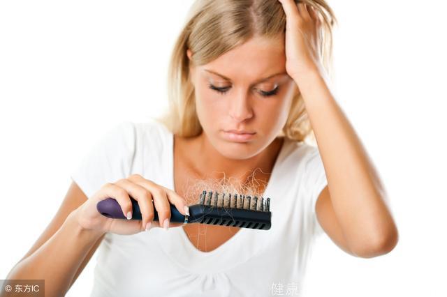 女性减肥会引起脱发吗？女性脱发是哪些因素造成的