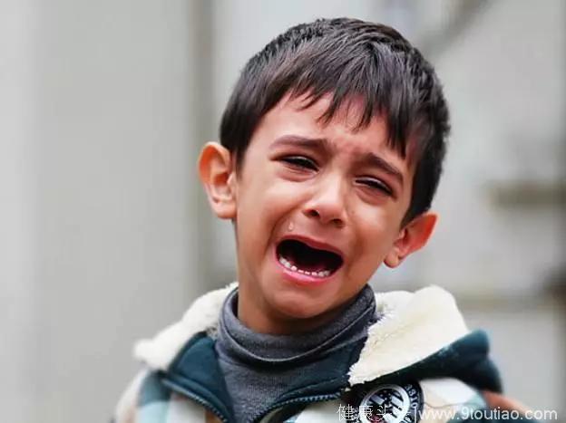 心理学：哪个小男孩哭的最伤心？一秒测出你看人的眼光准不准？