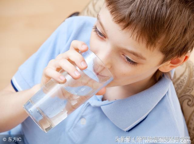 咳嗽、咳痰、气短喘息，儿童也会患上慢性支气管炎？该如何治疗