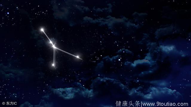 十二星座上课在做什么，双子座调戏同桌，天蝎座看班花