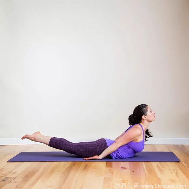 8个瑜伽拉伸体式，改善脊柱侧弯