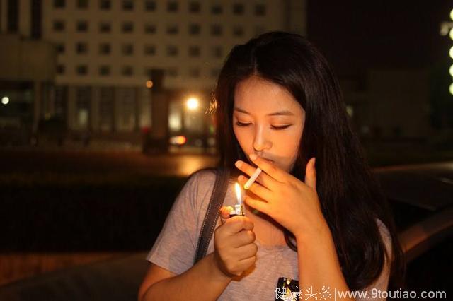 医生告诉你：绝经期少做这3件事，保护子宫，减少患癌的风险！