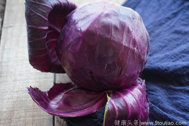 三伏天吃什么蔬菜最养生？天生异相的紫甘蓝，简单凉拌，清凉一夏