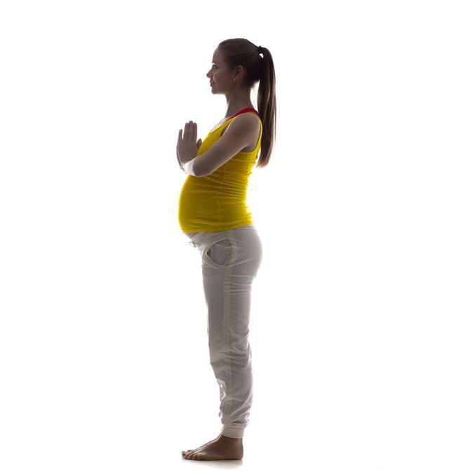 顺产妈妈都应练习的5招瑜伽，不但生得快，还缓解阵痛