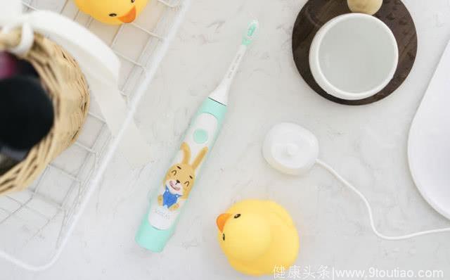 做孩子的刷牙启蒙老师：素士儿童电动牙刷