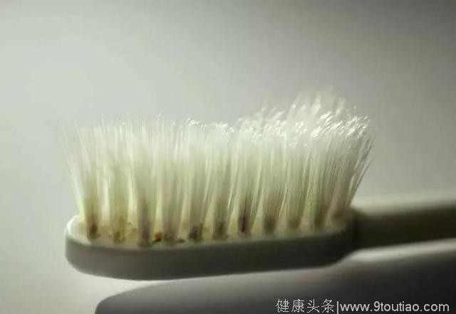 用这种牙刷刷牙，比洗牙还干净！