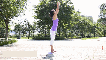 瑜伽拉伸动作练习，每天练一练不仅身体健康，心理也能够有效减压