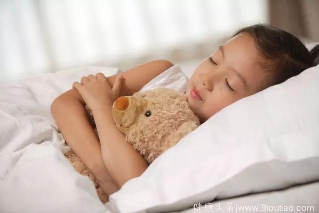 「育儿」孩子睡觉打呼噜是睡得香？要警惕这种疾病！
