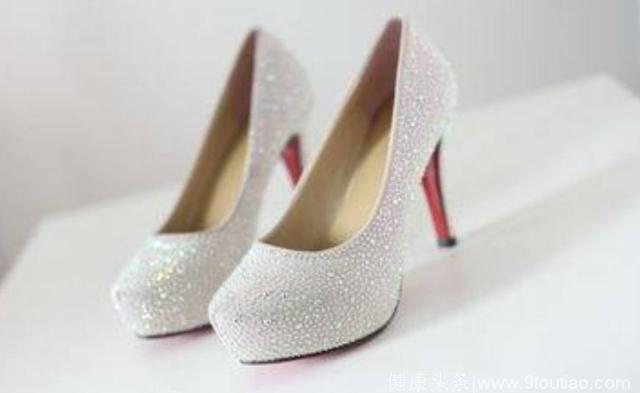十二星座专属的公主水晶鞋，双鱼座的镶满钻石，射手座的高贵！