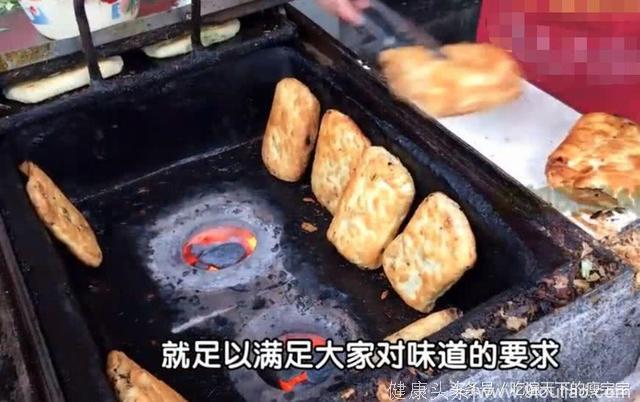 大妈祖传秘方卖“猪头肉火烧”35年，从6分卖到6元，食客遍布全国