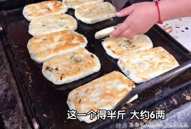 大妈祖传秘方卖“猪头肉火烧”35年，从6分卖到6元，食客遍布全国