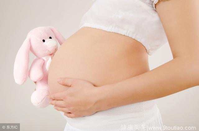 在怀孕以后，肚子的胎宝宝改善孕妈身上这3种“病痛”，想抱抱他