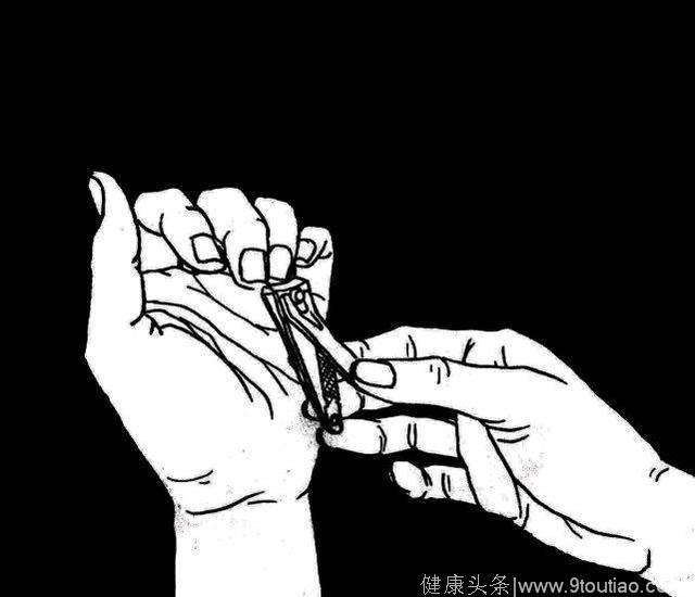 心理测试：你剪指甲时，你最先剪哪根手指？测你性格最真实的一面