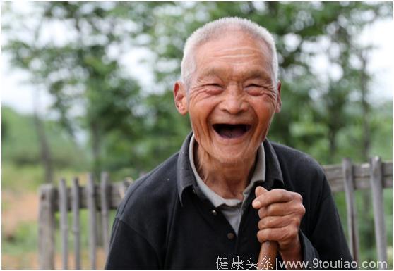 心理学：你一眼能看出哪个老人在假笑？测出你不为人知的隐藏天赋
