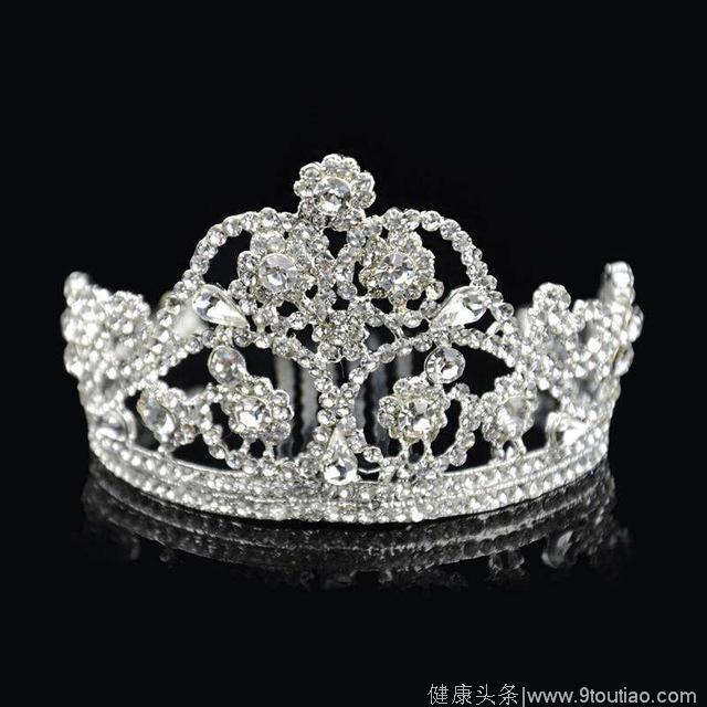 心理学：你觉得哪个王冠最漂亮？测出你会在多少岁结婚？