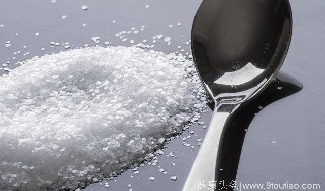 为什么我们总是强调低盐低脂摄入？高盐为什么不利于减脂？