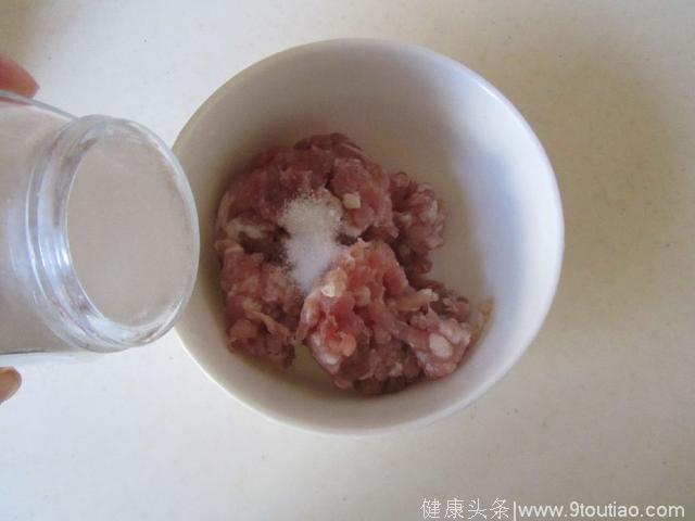 秋天养生要多吃蒸菜，这蒸菜最简单，鲜香味美，好吃到停不下来