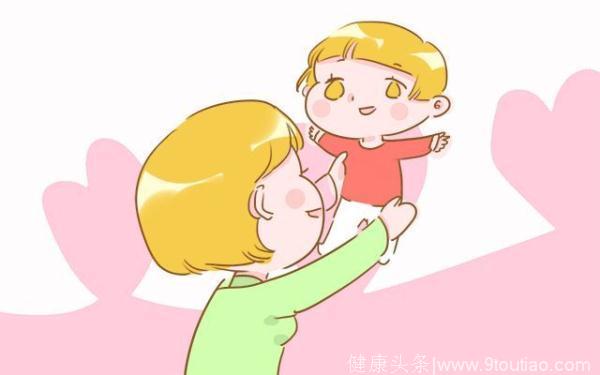 吃奶爱摸妈妈乳房？4招应对“流氓”宝宝