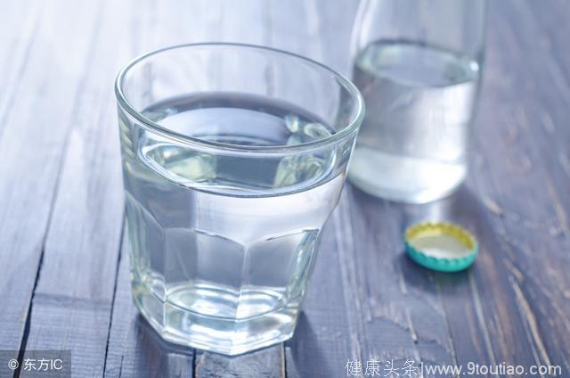 心理测试：在你口渴难耐的时候，你会选哪杯水，测你近期运势