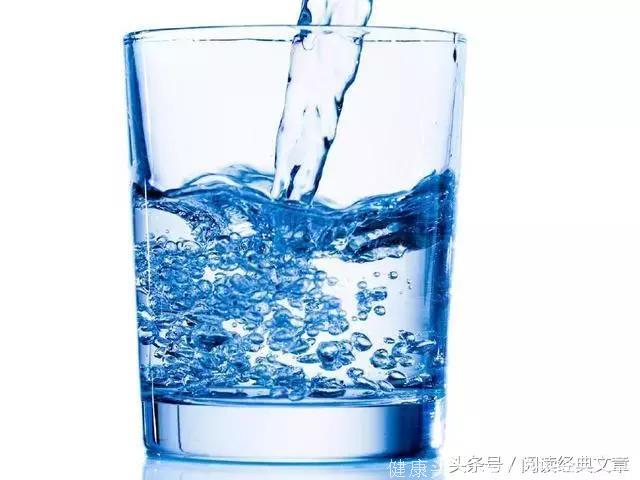 心理测试：选个你最喜欢的杯子来喝水，测你的未来会遇到什么贵人