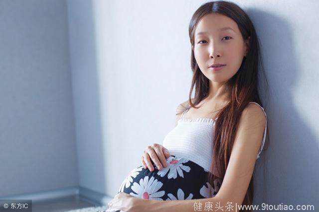 女孩怀孕六个月男友父母不肯结婚 婆婆恶语：有本事你去打胎！