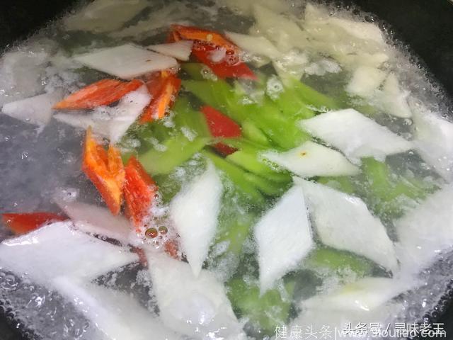 吃腻了荤腥不妨试试这道“健康蔬菜”，清淡又好吃，食疗功效极高