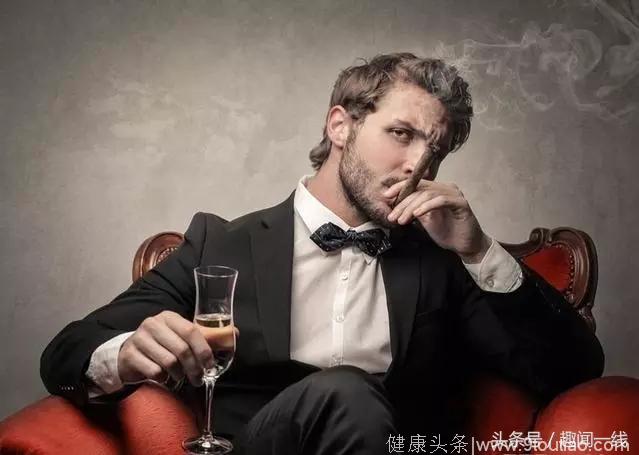 心理学：层次低的男人，都喜欢“卖弄”这几样！