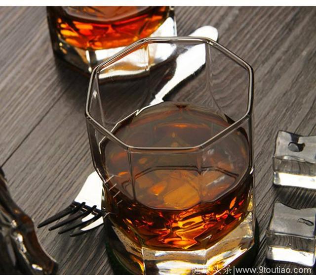 心理学：选1杯你最想喝的威士忌，测测你将来会有多少的存款吧！