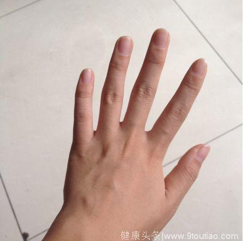 心理测试：哪只手跟你的手型一样？测你这辈子富贵命如何！