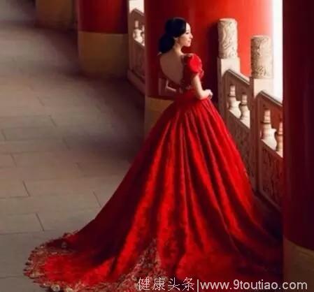 心理测试：哪件红色嫁衣最漂亮，测你下半年会有什么“惊喜”？