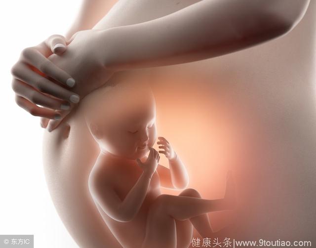 胎儿总喜欢在肚子右侧活动，不仅仅是孕妇的事，胎儿也有小脾气