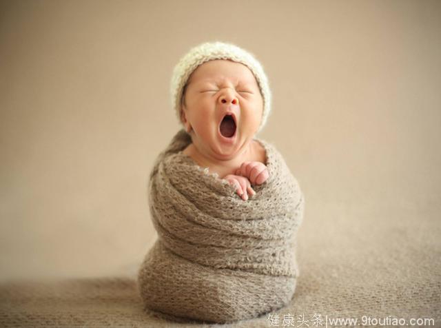 当宝宝感冒鼻塞难受的时候该怎么办？快来试试这些小妙招吧！