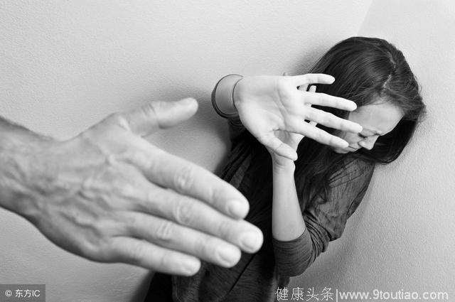 抑郁症女孩跳崖自杀：抑郁症为何如此可怕？