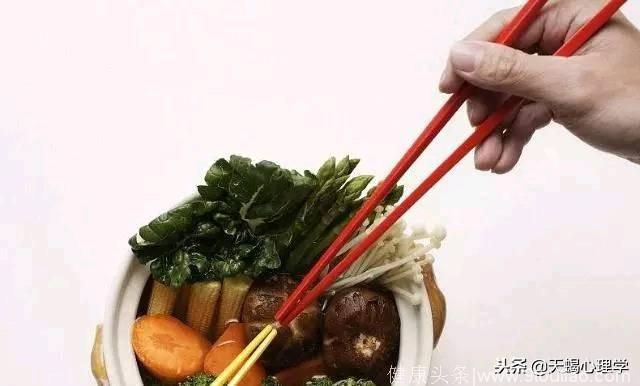 心理测试：你吃饭时是如何拿筷子的？测你今生到底是什么命！