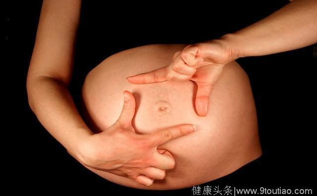 怀孕时，为何有的孕妈肚子大如球，有的却不显怀？