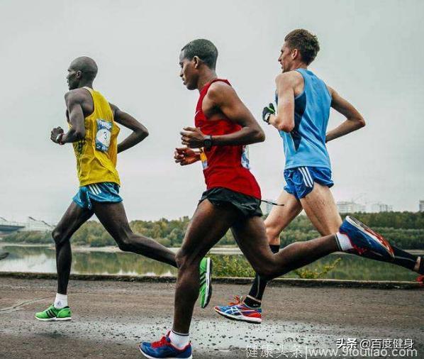 18分钟内跑完5公里的人与健身的肌肉男 身体和肌肉有什么差别？