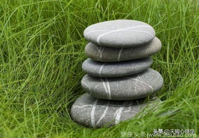心理学：你觉得哪块石头最硬？测你一生中最硬的靠山是谁？