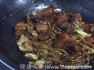 下饭的冬季食谱，猪肉炖粉条，五花肉这样做太美味了，肥而不腻